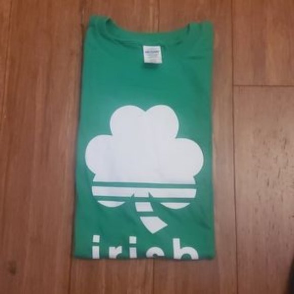 Gildan Unisex Saint Patrick's Day Shamrock Lucky Irish Green T-Shirts- Large - Picture 3 of 5